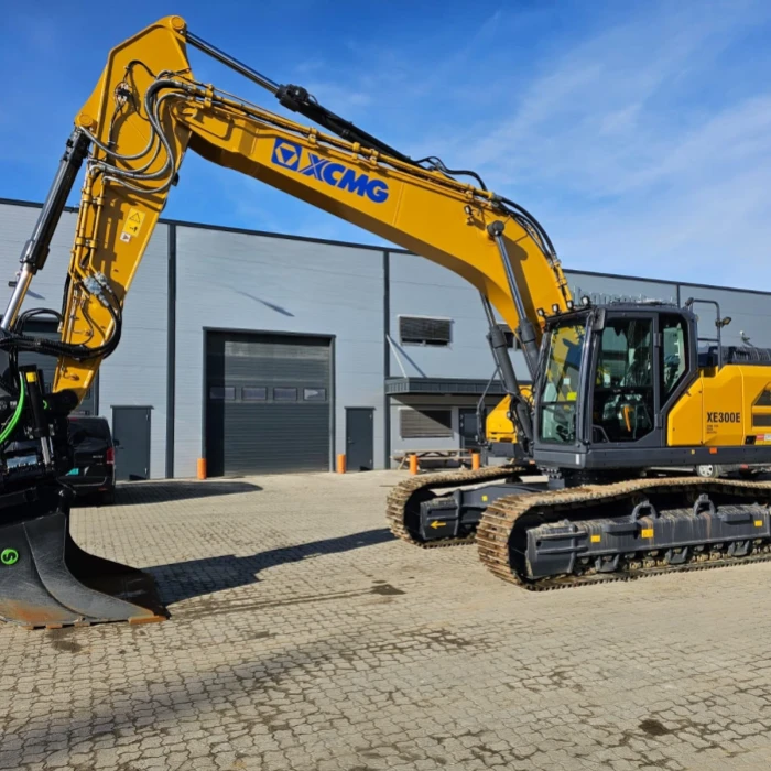 XCMG XE300E diesel üzemű forgókotró